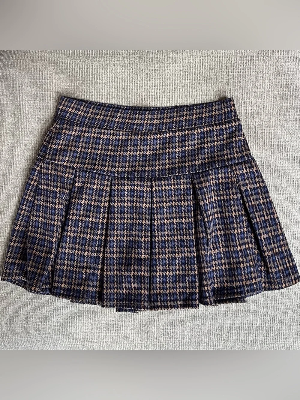 American Eagle Pleated It Knit Plaid Skort